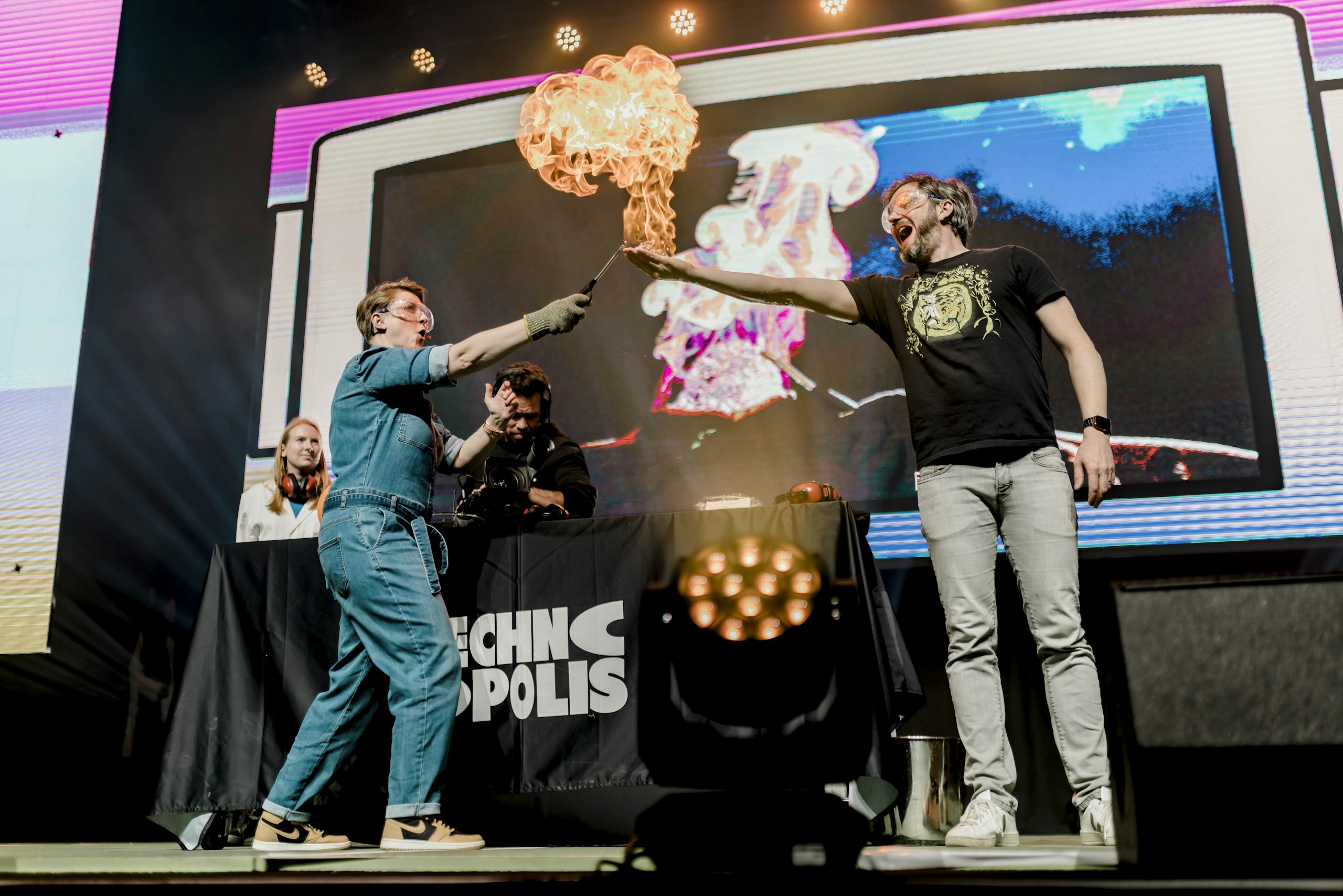 hand lieven scheire in brand