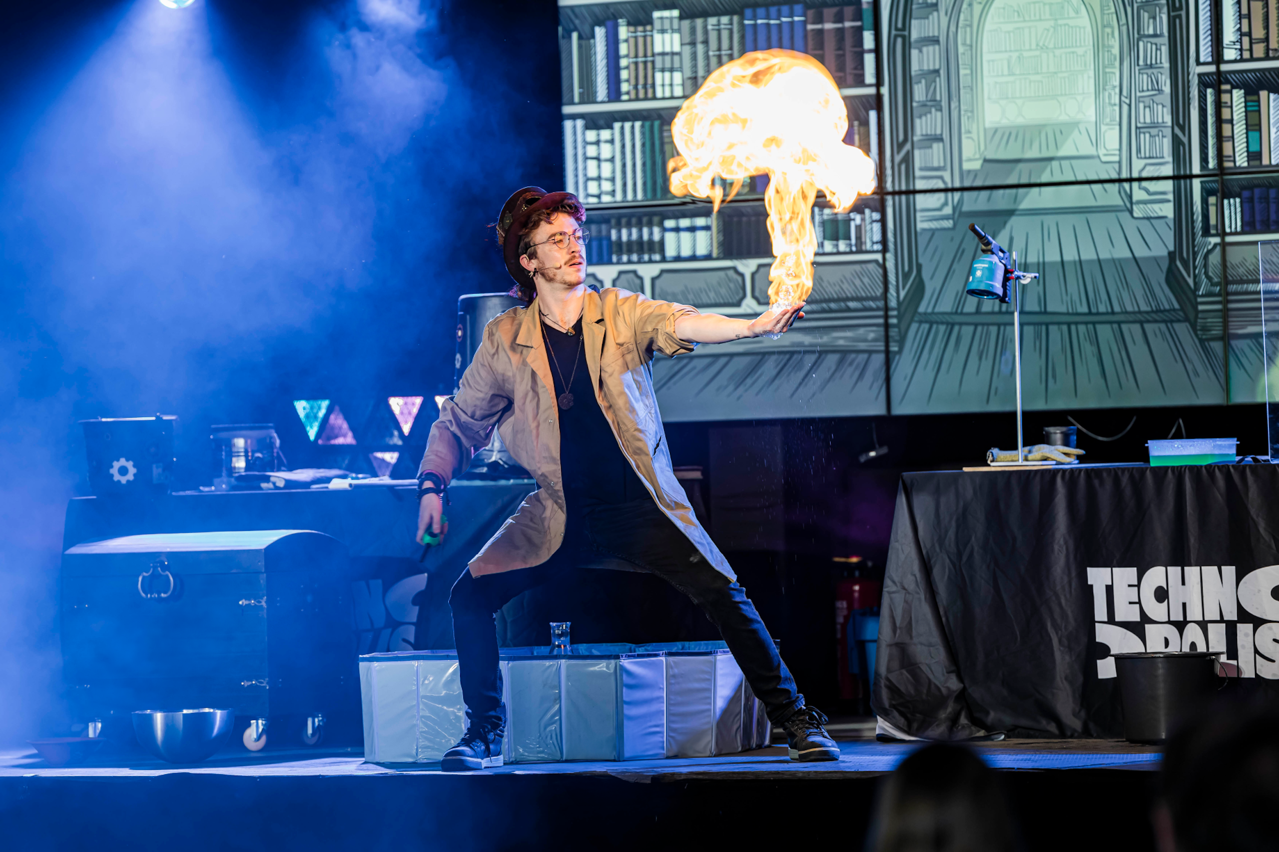 Show vlam op hand nerdland