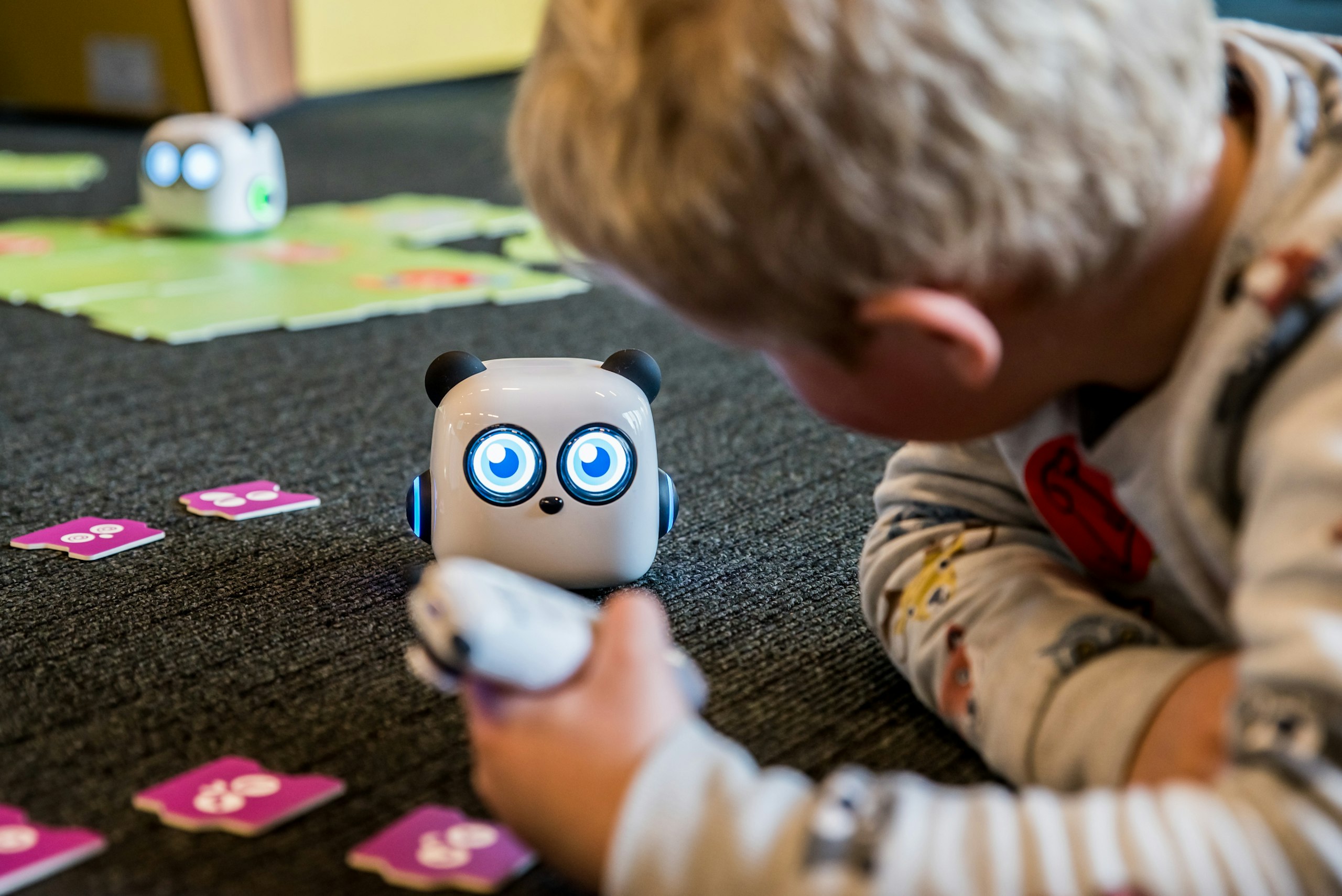 m Tiny workshop kind robot