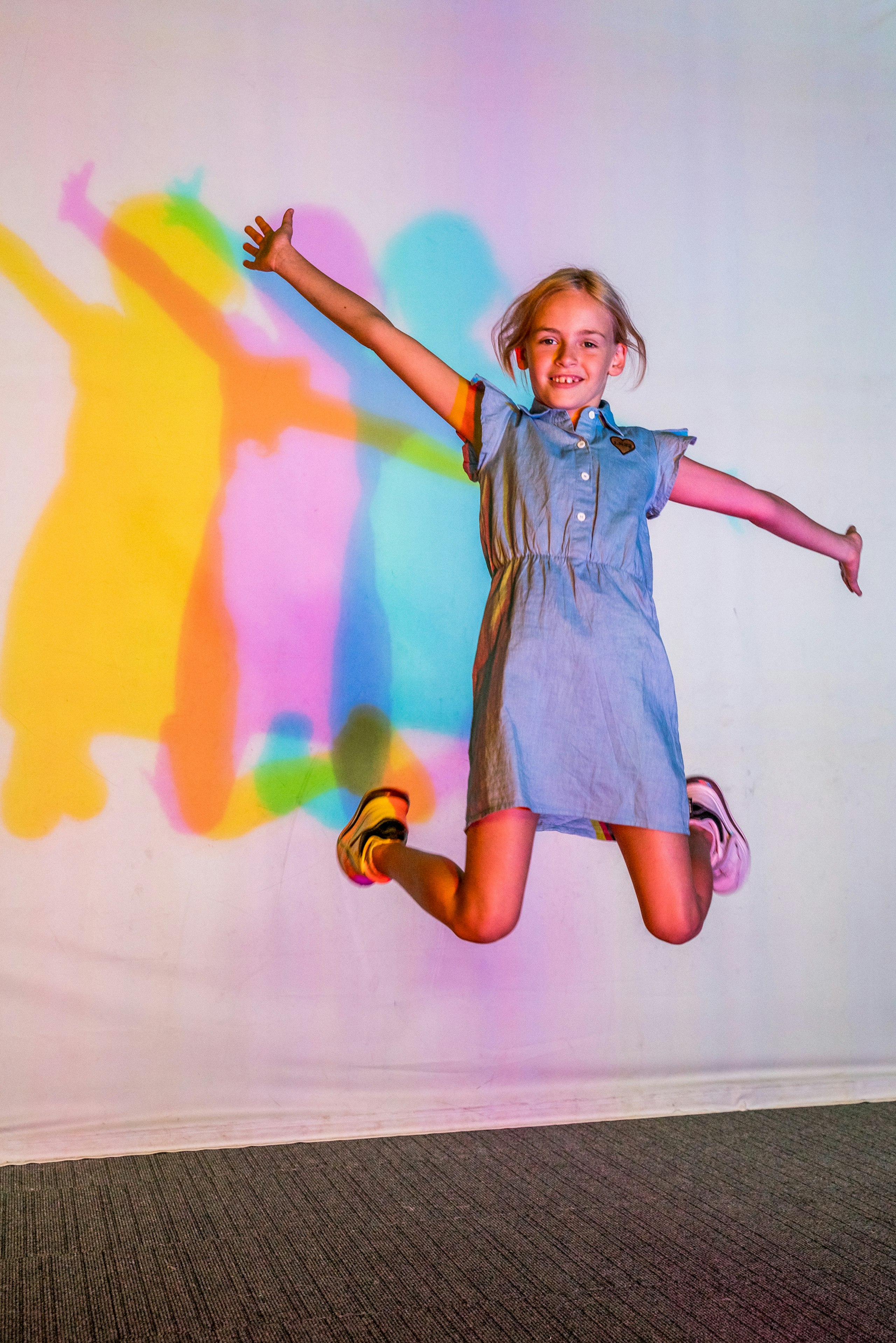 Meisje schaduw in kleuren 4